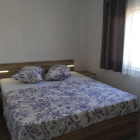 Apartman Ana Трогір Екстер'єр фото