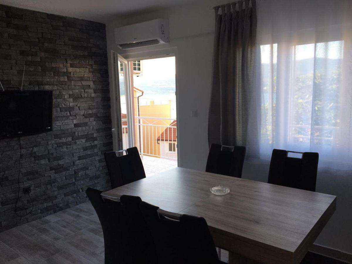 Apartman Ana Трогір Екстер'єр фото
