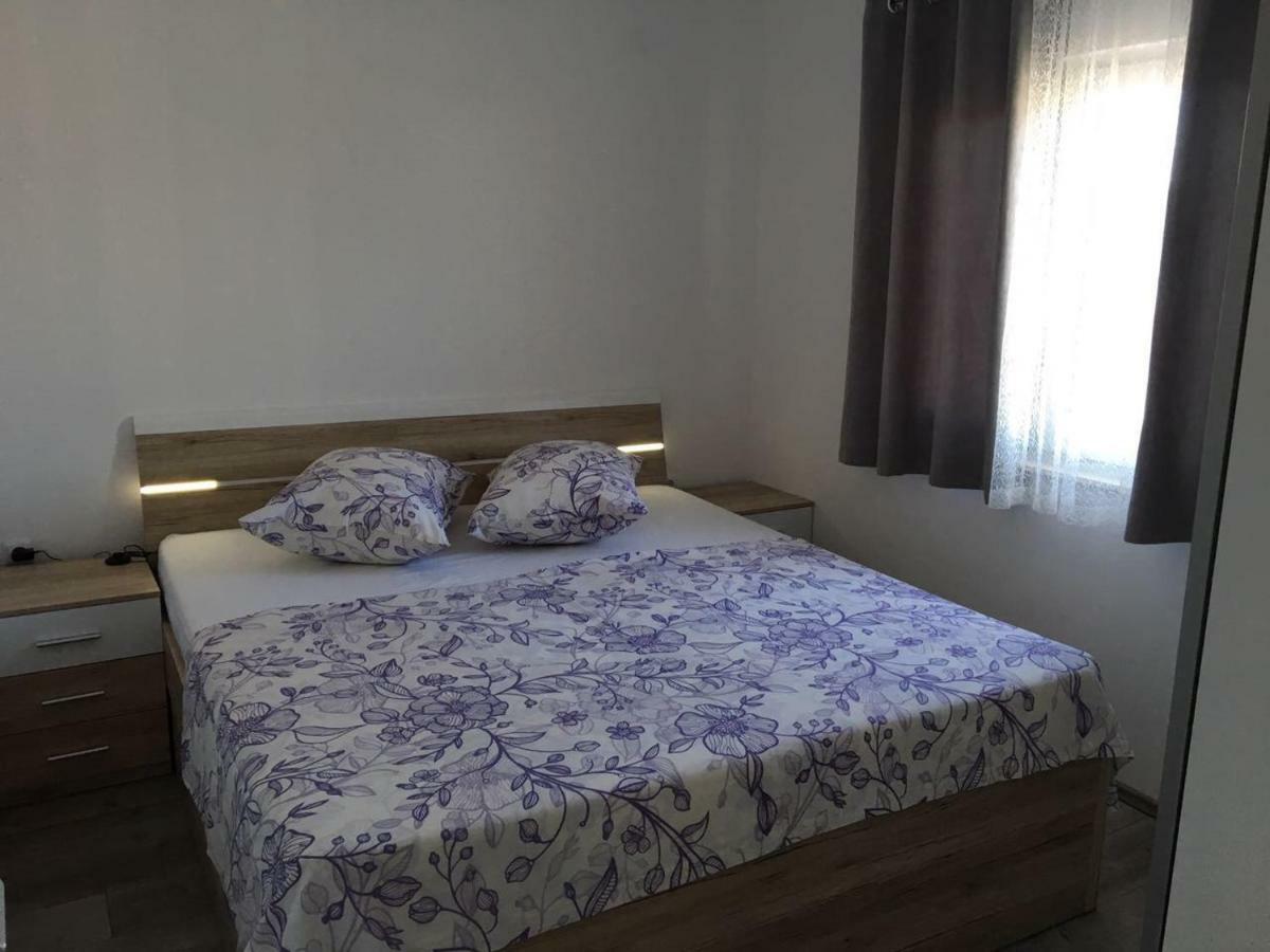 Apartman Ana Трогір Екстер'єр фото