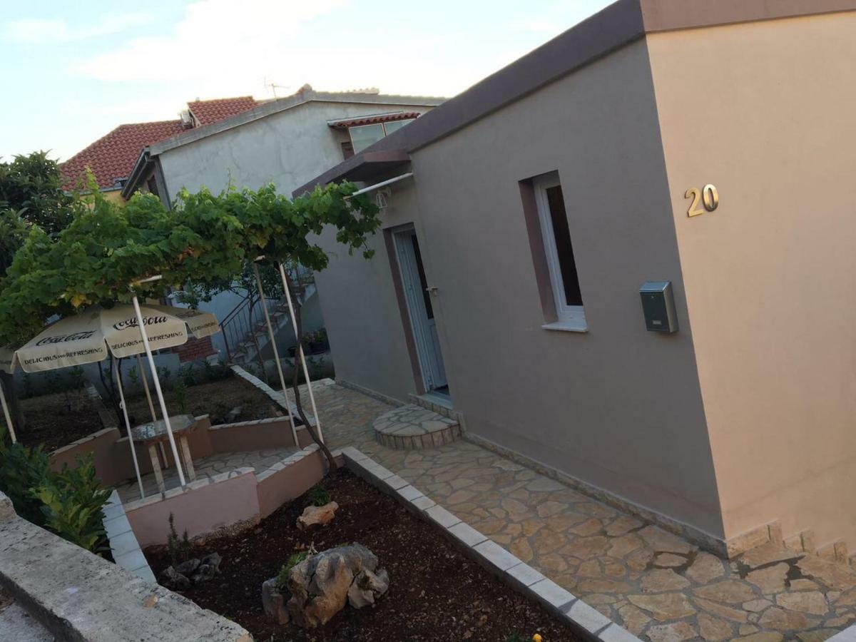 Apartman Ana Трогір Екстер'єр фото