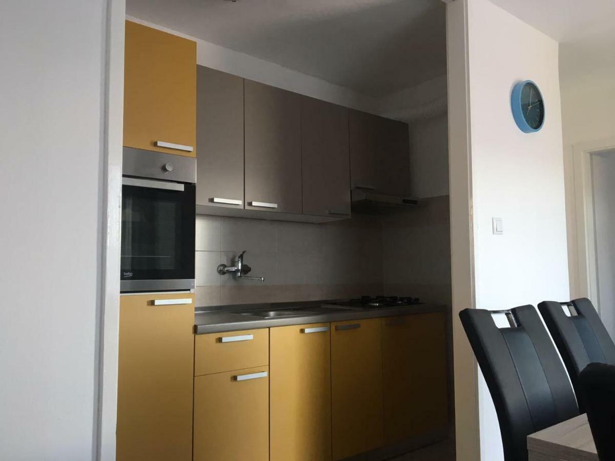 Apartman Ana Трогір Екстер'єр фото