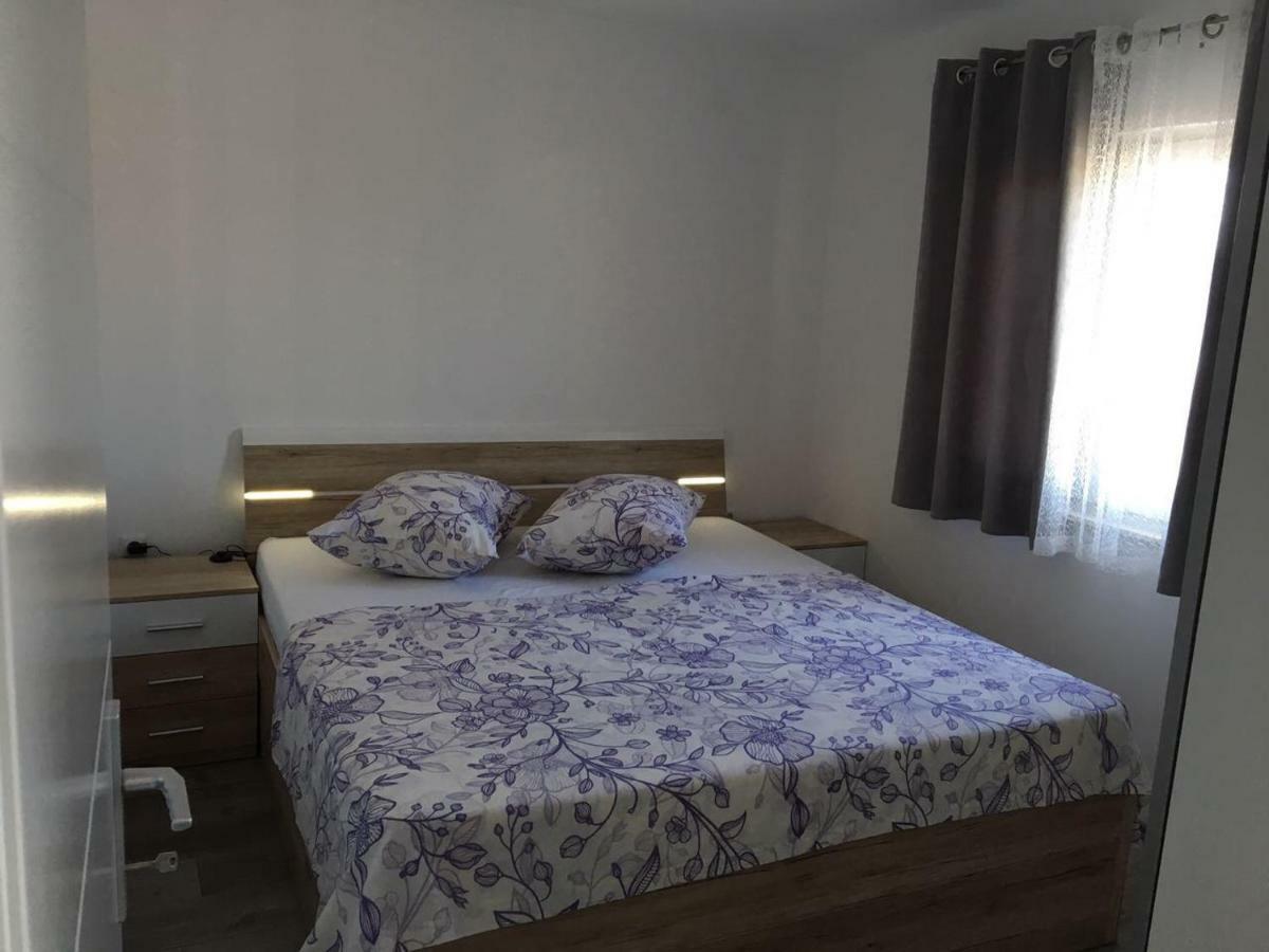 Apartman Ana Трогір Екстер'єр фото